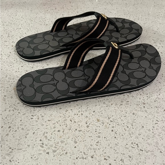 Coach women’s sandals - Picture 2 of 4